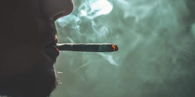 addiction_tabac_@GRAS GRÜN sur Unsplash