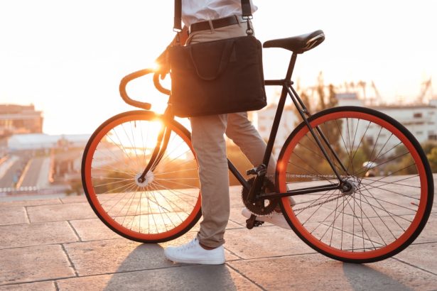 velo_@freepik_drobotdean